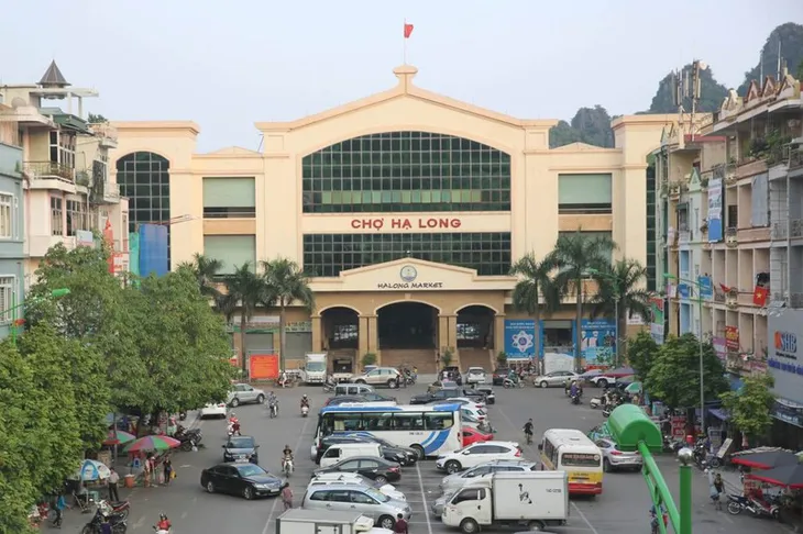 Khởi tố 2 phóng viên tống tiền doanh nghiệp 250 triệu đồng - Ảnh 1. Khởi tố 2 phóng viên tống tiền doanh nghiệp 250 triệu đồng - Ảnh 1.
