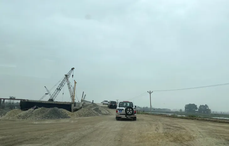 Gấp rút hoàn thành giải phóng mặt bằng cao tốc Bắc - Nam - Ảnh 1.