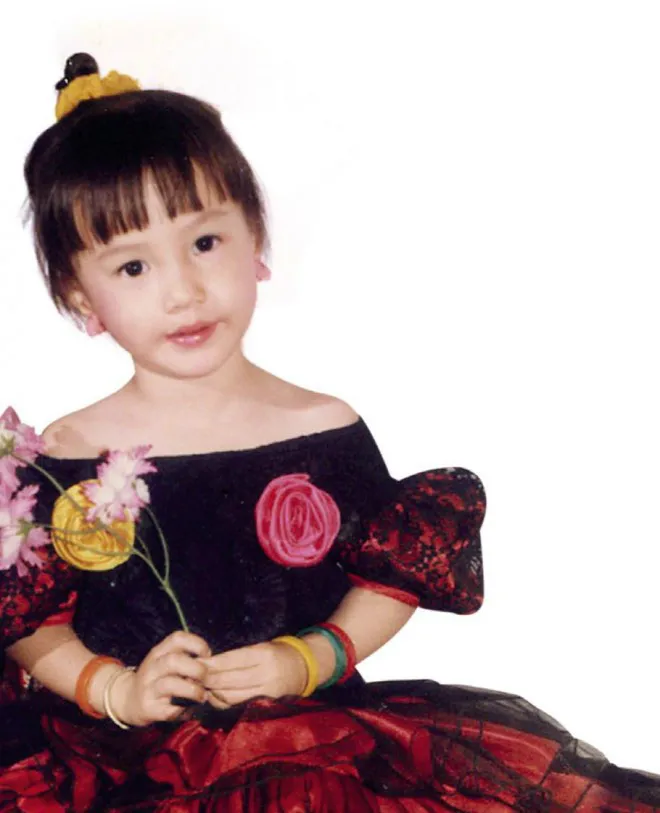 Loạt ảnh Diễm My 9x thời bé đóng phim chung với nhiều diễn viên nổi tiếng - Ảnh 1. Loạt ảnh Diễm My 9x thời bé đóng phim chung với nhiều diễn viên nổi tiếng - Ảnh 1.
