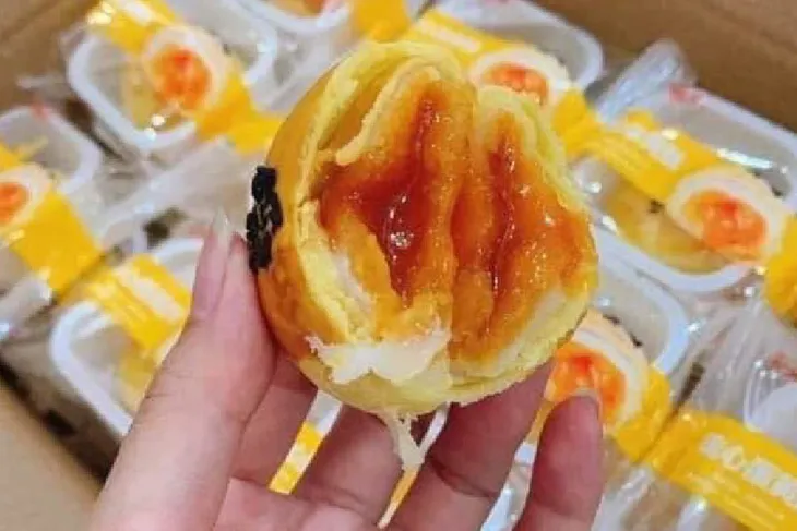 Những loại bánh Trung thu hấp dẫn mùa trăng 2020 - Ảnh 1. Những loại bánh Trung thu hấp dẫn mùa trăng 2020 - Ảnh 1.