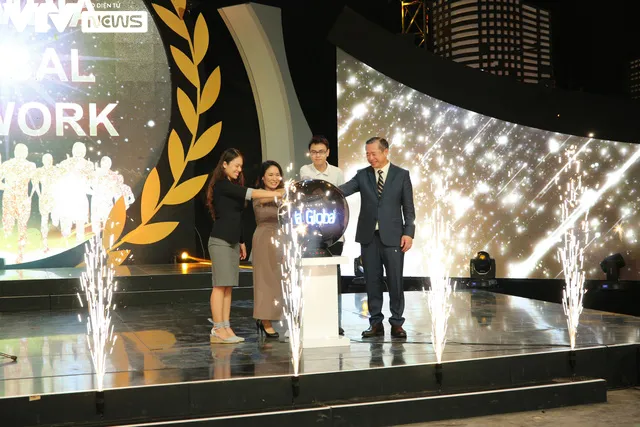 Trọng Hiếu giản dị xuất hiện trong Gala 20 năm Đường lên đỉnh Olympia - Ảnh 4. Trọng Hiếu giản dị xuất hiện trong Gala 20 năm Đường lên đỉnh Olympia - Ảnh 4.