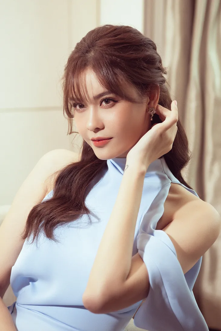 Sau nhiều biến cố, Trương Quỳnh Anh trở lại đầy quyến rũ trong phim mới - Ảnh 7. Sau nhiều biến cố, Trương Quỳnh Anh trở lại đầy quyến rũ trong phim mới - Ảnh 7.