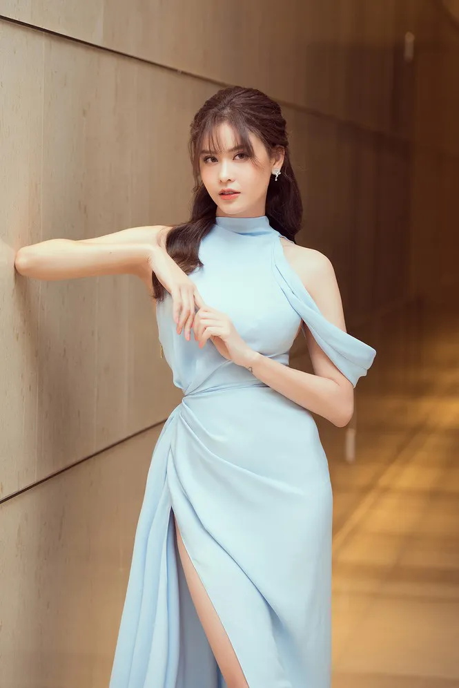 Sau nhiều biến cố, Trương Quỳnh Anh trở lại đầy quyến rũ trong phim mới - Ảnh 6. Sau nhiều biến cố, Trương Quỳnh Anh trở lại đầy quyến rũ trong phim mới - Ảnh 6.