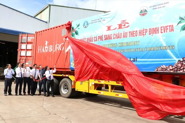 Xuất khẩu lô cà phê đầu tiên theo EVFTA - Ảnh 1. Xuất khẩu lô cà phê đầu tiên theo EVFTA - Ảnh 1.