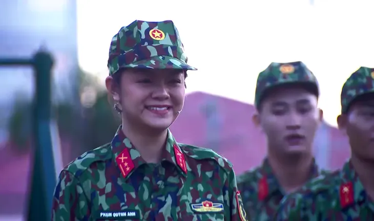 Ca sĩ Phạm Quỳnh Anh đối đầu với diễn viên Hữu Tín tại Chiến sĩ 2020 - Ảnh 3. Ca sĩ Phạm Quỳnh Anh đối đầu với diễn viên Hữu Tín tại Chiến sĩ 2020 - Ảnh 3.