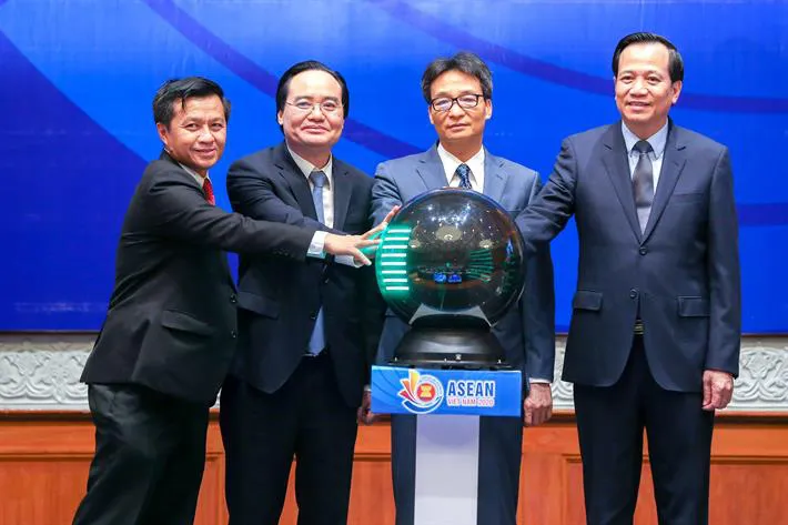 Học sinh Việt Nam không thể thiếu năng lực số - Ảnh 1. Học sinh Việt Nam không thể thiếu năng lực số - Ảnh 1.