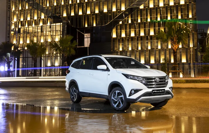 Toyota Fortuner 2020 chính thức ra mắt với giá khởi điểm gần 1 tỷ đồng - Ảnh 4. Toyota Fortuner 2020 chính thức ra mắt với giá khởi điểm gần 1 tỷ đồng - Ảnh 4.