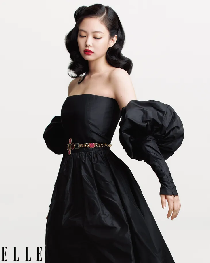 BLACKPINK xuất hiện trên Elle Mỹ: Quý phái khác thường - Ảnh 4. BLACKPINK xuất hiện trên Elle Mỹ: Quý phái khác thường - Ảnh 4.