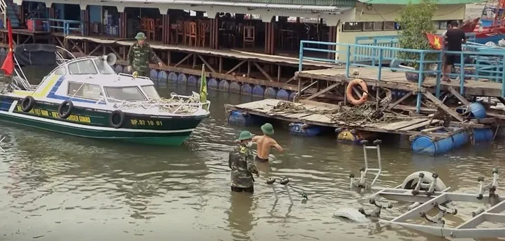 Các tỉnh miền Trung triển khai nhanh các biện pháp ứng phó bão số 5 - Ảnh 2. Các tỉnh miền Trung triển khai nhanh các biện pháp ứng phó bão số 5 - Ảnh 2.