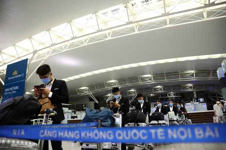 Chuyến bay thương mại quốc tế đầu tiên sau COVID-19 đã cất cánh - Ảnh 7. Chuyến bay thương mại quốc tế đầu tiên sau COVID-19 đã cất cánh - Ảnh 7.