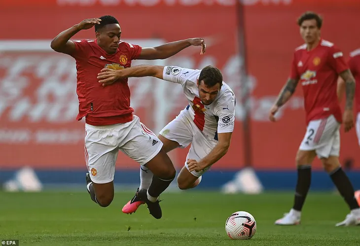 Man Utd 1-3 Crystal Palace: Thất bại thảm hại - Ảnh 1. Man Utd 1-3 Crystal Palace: Thất bại thảm hại - Ảnh 1.