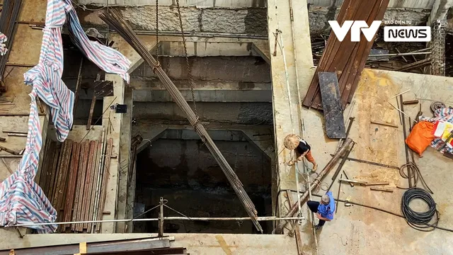 Công trình nhà dân có 4 tầng hầm ở Hà Nội: Cấp phép theo tiêu chuẩn bị hủy bỏ từ 16 năm trước? - Ảnh 1. Công trình nhà dân có 4 tầng hầm ở Hà Nội: Cấp phép theo tiêu chuẩn bị hủy bỏ từ 16 năm trước? - Ảnh 1.