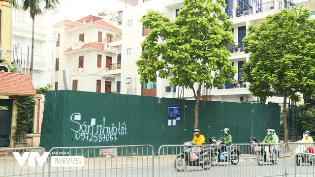 Công trình nhà dân có 4 tầng hầm ở Hà Nội: Cấp phép theo tiêu chuẩn bị hủy bỏ từ 16 năm trước? - Ảnh 4. Công trình nhà dân có 4 tầng hầm ở Hà Nội: Cấp phép theo tiêu chuẩn bị hủy bỏ từ 16 năm trước? - Ảnh 4.