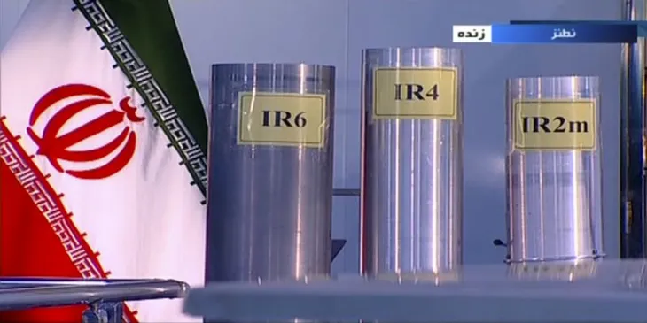 EU bác bỏ tuyên bố đơn phương của Mỹ về việc tái áp đặt lệnh trừng phạt Iran - Ảnh 1. EU bác bỏ tuyên bố đơn phương của Mỹ về việc tái áp đặt lệnh trừng phạt Iran - Ảnh 1.