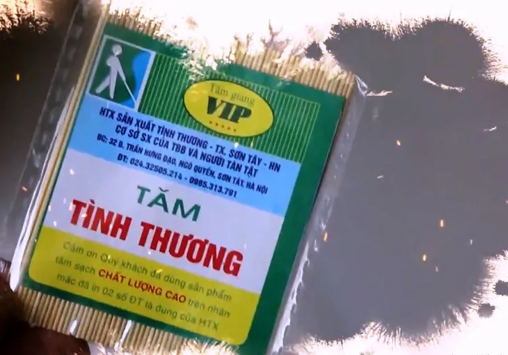 Vạch trần thủ đoạn bán tăm từ thiện đội giá hàng chục lần - Ảnh 2. Vạch trần thủ đoạn bán tăm từ thiện đội giá hàng chục lần - Ảnh 2.