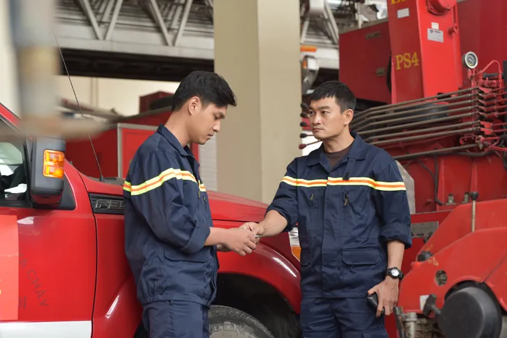 Phim mới Lửa ấm: Loạt câu chuyện về lính cứu hoả lần đầu lên sóng - Ảnh 3. Phim mới Lửa ấm: Loạt câu chuyện về lính cứu hoả lần đầu lên sóng - Ảnh 3.