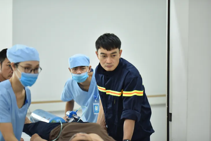 Trương Minh Quốc Thái xa gia đình nửa năm để đóng Lửa ấm - Ảnh 1. Trương Minh Quốc Thái xa gia đình nửa năm để đóng Lửa ấm - Ảnh 1.