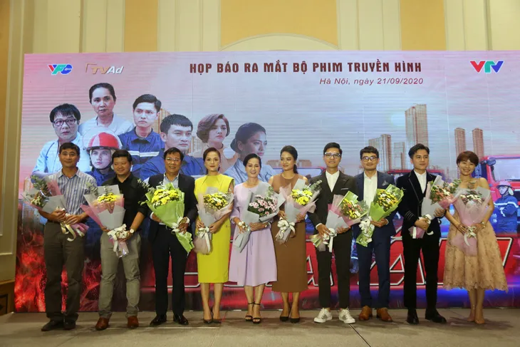 Thu Quỳnh hoá tiểu tam, người mẫu Thuý Hằng trở lại màn ảnh sau 5 năm mất tích - Ảnh 2. Thu Quỳnh hoá tiểu tam, người mẫu Thuý Hằng trở lại màn ảnh sau 5 năm mất tích - Ảnh 2.