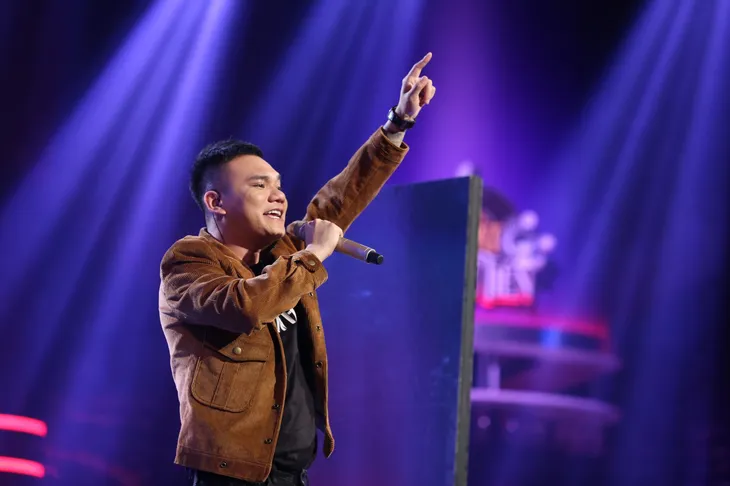 Song ca cùng Khắc Việt, Đức Phúc cố gắng... không quên lời - Ảnh 5. Song ca cùng Khắc Việt, Đức Phúc cố gắng... không quên lời - Ảnh 5.