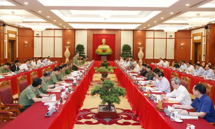 Tổng Bí thư, Chủ tịch nước: Quân đội và công an là hai lực lượng thanh kiếm và lá chắn - Ảnh 1. Tổng Bí thư, Chủ tịch nước: Quân đội và công an là hai lực lượng thanh kiếm và lá chắn - Ảnh 1.