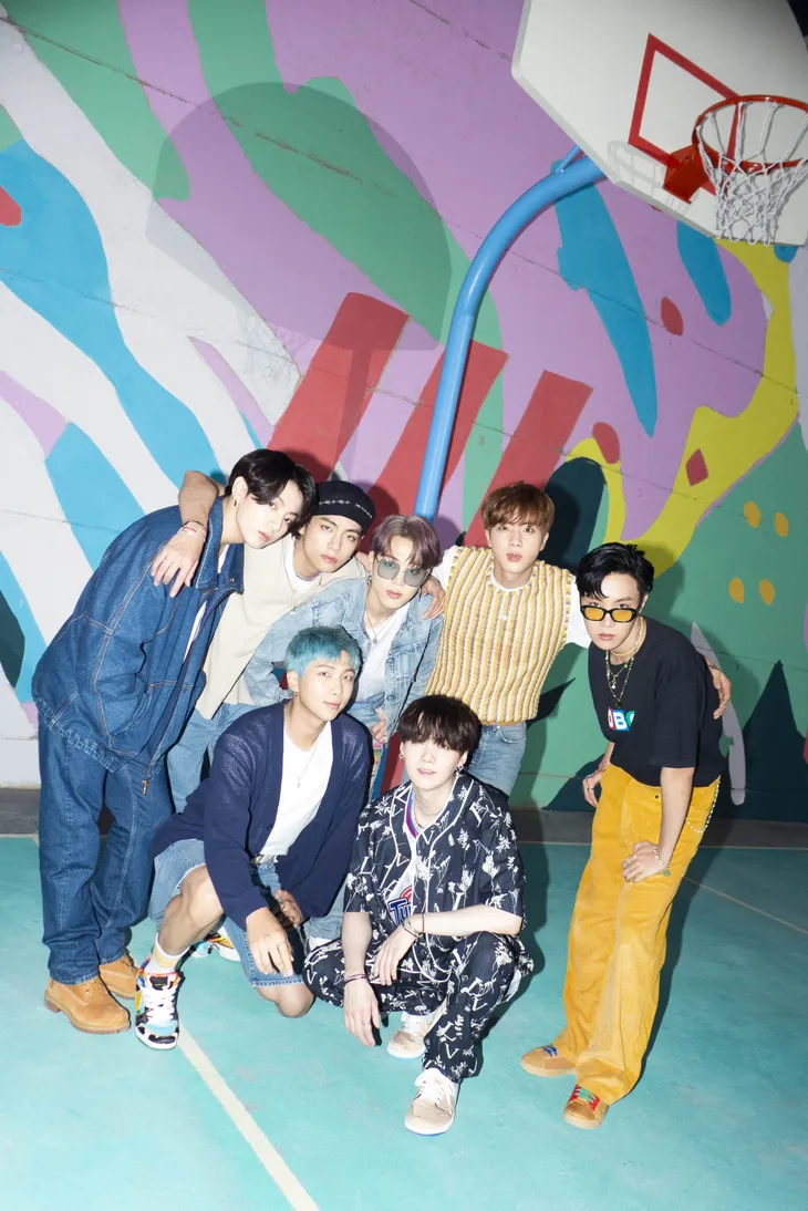 BTS, BLACKPINK lọt top Những ca khúc xuất sắc nhất năm 2020 - Ảnh 1. BTS, BLACKPINK lọt top Những ca khúc xuất sắc nhất năm 2020 - Ảnh 1.