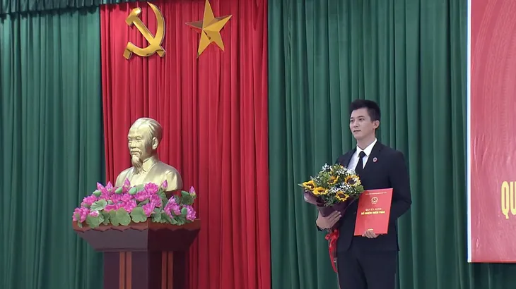 Lựa chọn số phận - Tập 66: Cường được thăng chức, Trang đứng ngoài lặng lẽ mỉm cười - Ảnh 1.