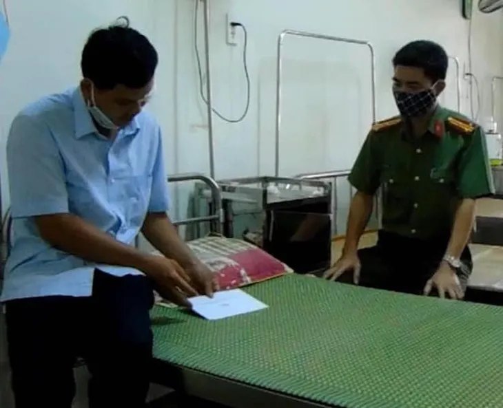 Bắt kẻ ngáo đá tấn công Phó trưởng công an xã bị thương - Ảnh 1. Bắt kẻ ngáo đá tấn công Phó trưởng công an xã bị thương - Ảnh 1.