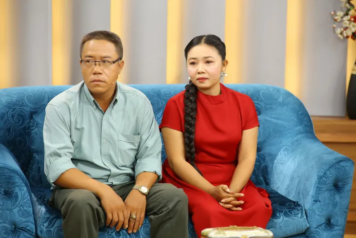 Nghẹn ngào khâm phục người vợ 25 năm chịu đựng những trận đánh đập vô cớ của chồng tâm thần - Ảnh 2.