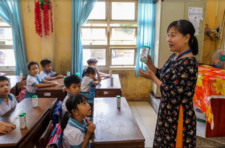 Sữa học đường giảm bớt gánh lo cho phụ huynh giữa mùa COVID-19 - Ảnh 4. Sữa học đường giảm bớt gánh lo cho phụ huynh giữa mùa COVID-19 - Ảnh 4.