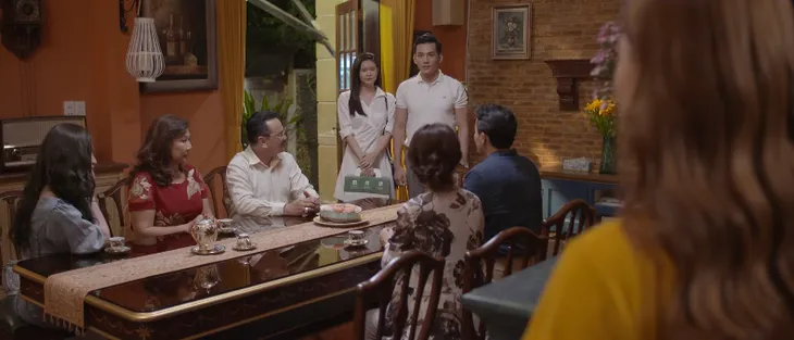 Trói buộc yêu thương - Tập 2: Dẫn bạn gái về ra mắt, Hiếu bị mẹ dập ngay - Ảnh 2. Trói buộc yêu thương - Tập 2: Dẫn bạn gái về ra mắt, Hiếu bị mẹ dập ngay - Ảnh 2.