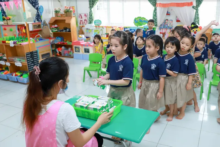 Sữa học đường đồng hành cùng học sinh Đà Nẵng sau giãn cách - Ảnh 4. Sữa học đường đồng hành cùng học sinh Đà Nẵng sau giãn cách - Ảnh 4.