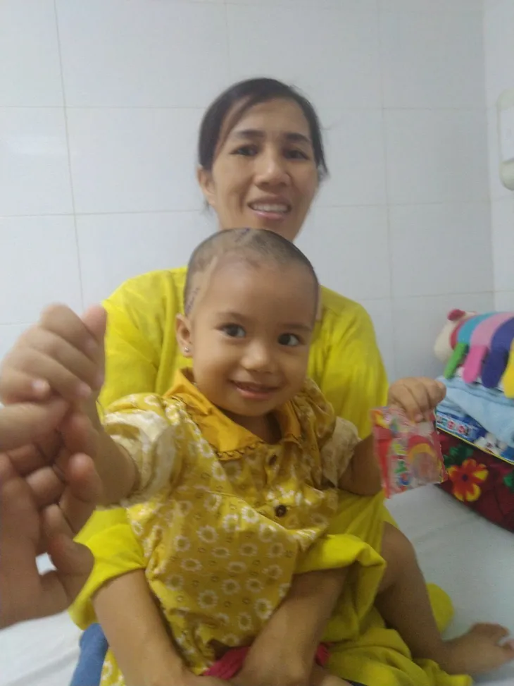 Bé 2 tuổi bị chó cắn với các vết thương nặng - Ảnh 2. Bé 2 tuổi bị chó cắn với các vết thương nặng - Ảnh 2.