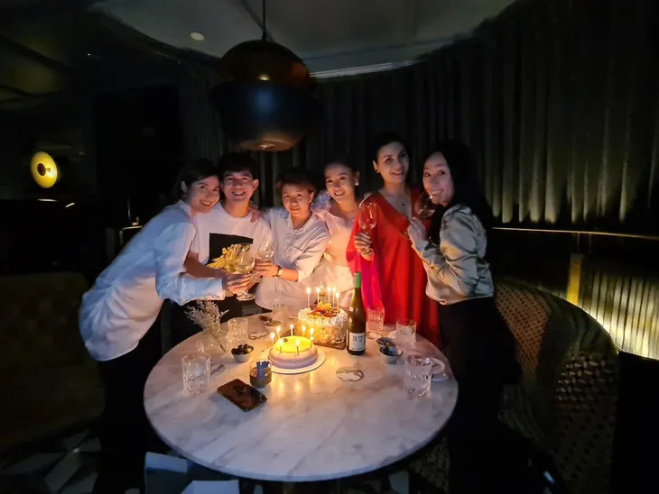 Phương Oanh tiệc tùng cùng Bảo Thanh, Huyền Lizzie dịp sinh nhật - Ảnh 3. Phương Oanh tiệc tùng cùng Bảo Thanh, Huyền Lizzie dịp sinh nhật - Ảnh 3.