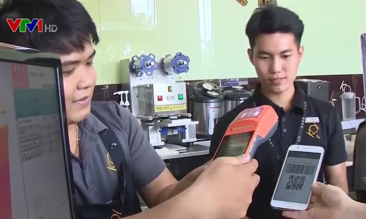 Bùng nổ thanh toán di động trong dịch COVID-19 - Ảnh 1. Bùng nổ thanh toán di động trong dịch COVID-19 - Ảnh 1.