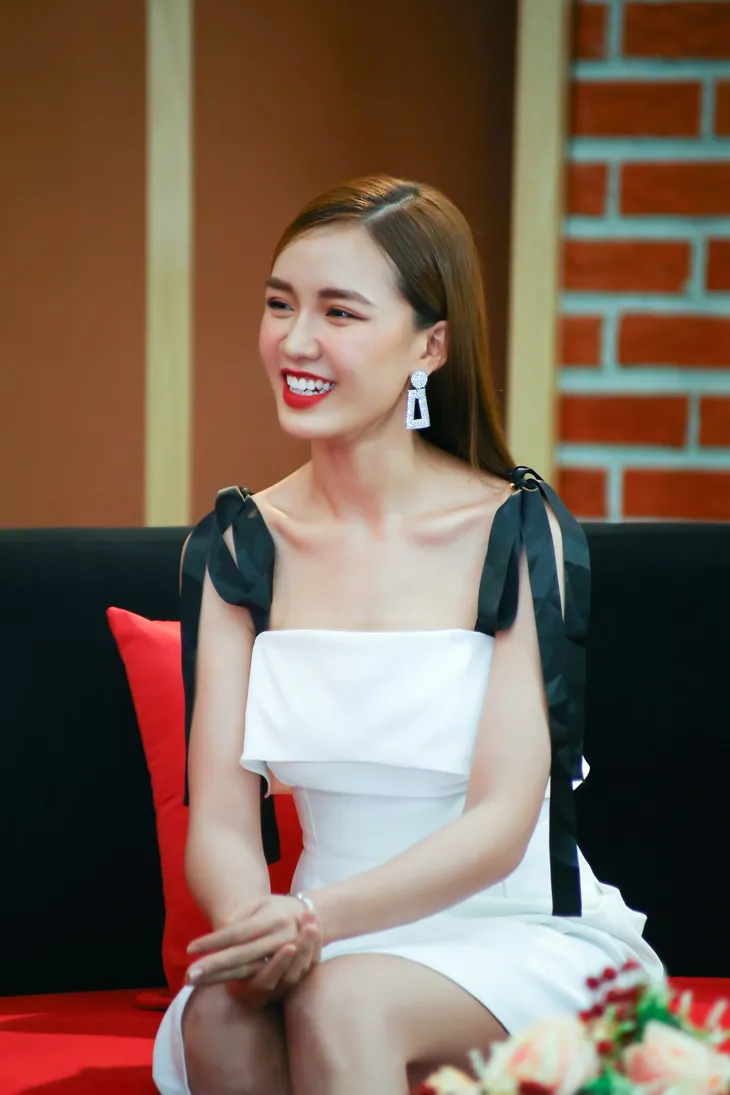 Hot girl bolero tiết lộ lý do từ bỏ đại gia để lấy người chuyển giới - Ảnh 2. Hot girl bolero tiết lộ lý do từ bỏ đại gia để lấy người chuyển giới - Ảnh 2.