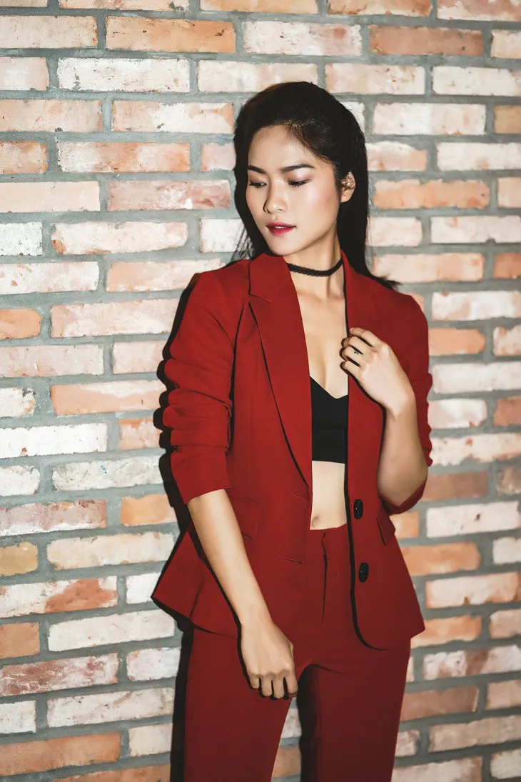 Đầu thu, ngắm dàn MC, BTV, diễn viên diện suit đẹp ngút ngàn - Ảnh 9. Đầu thu, ngắm dàn MC, BTV, diễn viên diện suit đẹp ngút ngàn - Ảnh 9.