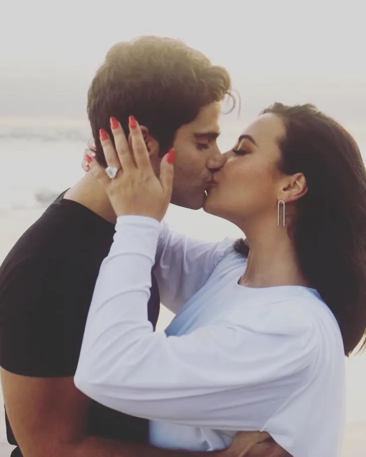 Demi Lovato bất ngờ hủy hôn - Ảnh 1. Demi Lovato bất ngờ hủy hôn - Ảnh 1.