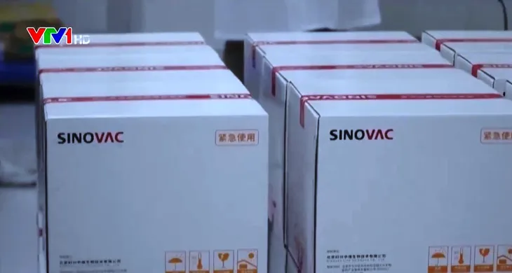Các dây chuyền sản xuất vaccine COVID-19 ở Trung Quốc hoạt động hết công suất - Ảnh 1. Các dây chuyền sản xuất vaccine COVID-19 ở Trung Quốc hoạt động hết công suất - Ảnh 1.