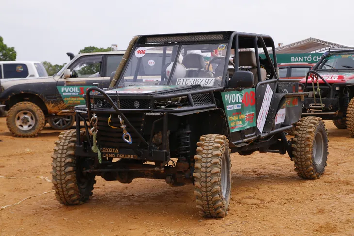 Hình ảnh đầy bùn đất từ giải offroad hành xe lớn nhất Việt Nam - Ảnh 8.