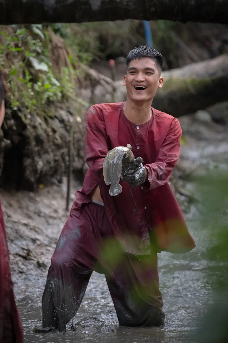 Bộ ba Ẩm thực kỳ thú thi đấu quyền anh dừa siêu gay cấn - Ảnh 5. Bộ ba Ẩm thực kỳ thú thi đấu quyền anh dừa siêu gay cấn - Ảnh 5.