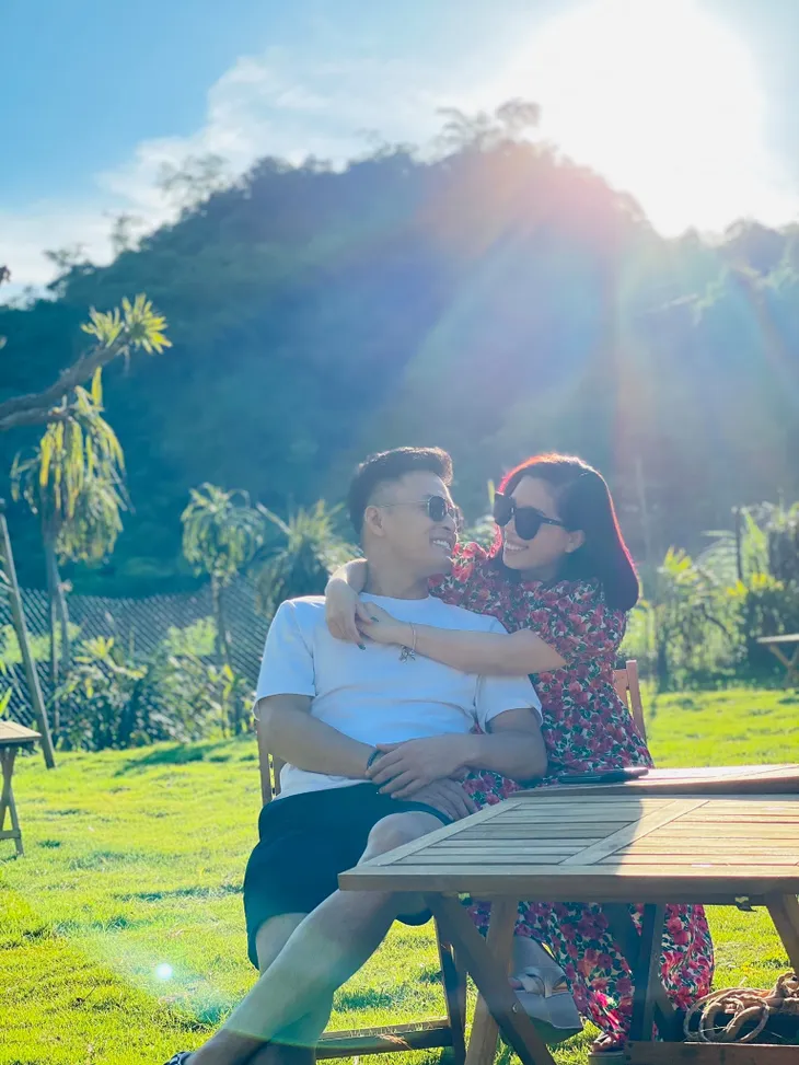 Hồng Đăng: Vợ chồng sống hài hòa và vui vẻ là ổn - Ảnh 1. Hồng Đăng: Vợ chồng sống hài hòa và vui vẻ là ổn - Ảnh 1.