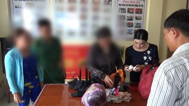 Triệt phá đường dây mua bán phụ nữ, giải cứu 2 thiếu nữ dưới 16 tuổi - Ảnh 2. Triệt phá đường dây mua bán phụ nữ, giải cứu 2 thiếu nữ dưới 16 tuổi - Ảnh 2.