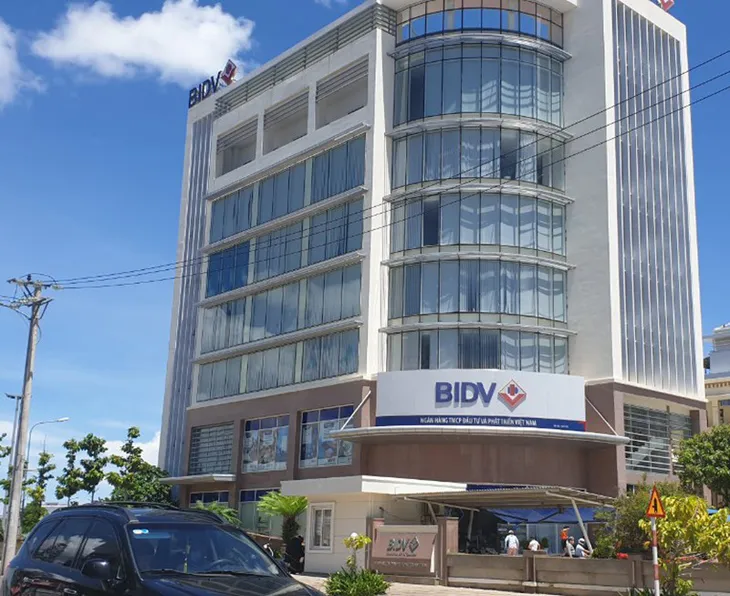 Nguyên Giám đốc BIDV Phú Yên bị bắt tạm giam - Ảnh 1. Nguyên Giám đốc BIDV Phú Yên bị bắt tạm giam - Ảnh 1.