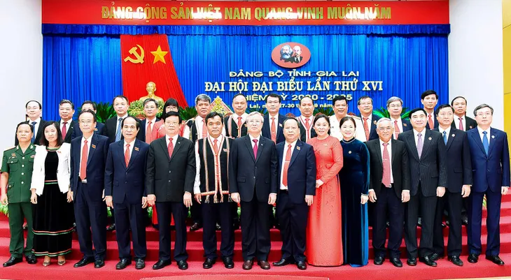 Ông Hồ Văn Niên tái đắc cử Bí thư Tỉnh ủy Gia Lai - Ảnh 1. Ông Hồ Văn Niên tái đắc cử Bí thư Tỉnh ủy Gia Lai - Ảnh 1.