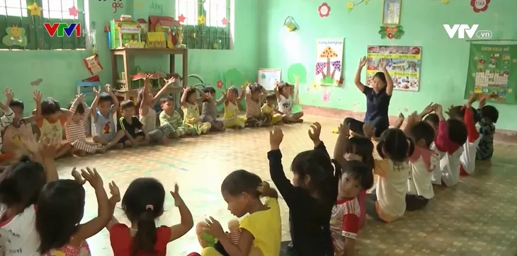 Thách thức duy trì phổ cập mầm non 5 tuổi - Ảnh 1. Thách thức duy trì phổ cập mầm non 5 tuổi - Ảnh 1.