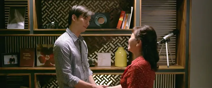Tình yêu và tham vọng - Tập 54: Sơn đẩy thuyền ngọt ngào, Minh thú nhận thích Linh - Ảnh 17. Tình yêu và tham vọng - Tập 54: Sơn đẩy thuyền ngọt ngào, Minh thú nhận thích Linh - Ảnh 17.