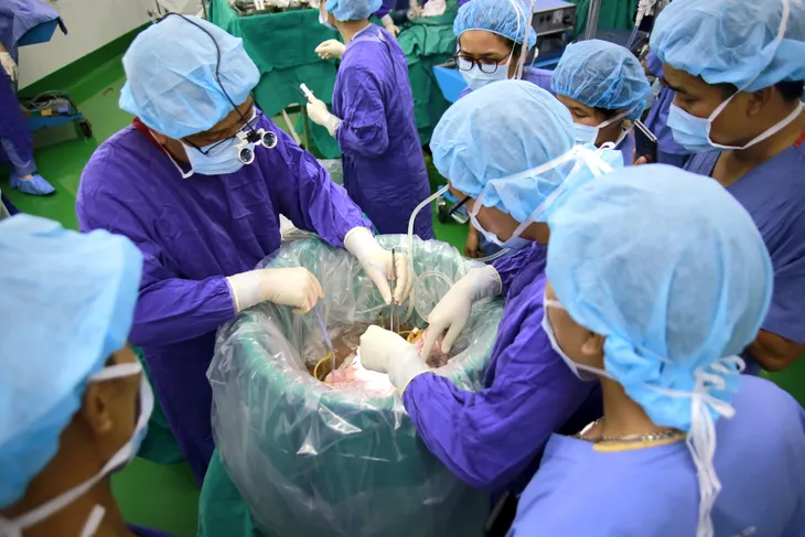 Lần đầu tiên ghép thành công 2 phổi cho người mắc bệnh phổi mô kẽ - Ảnh 1. Lần đầu tiên ghép thành công 2 phổi cho người mắc bệnh phổi mô kẽ - Ảnh 1.