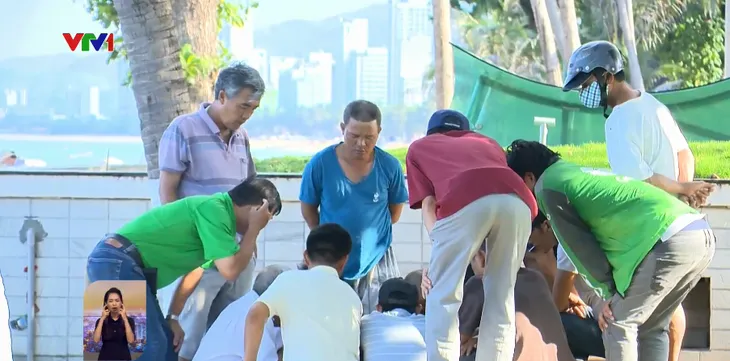 Còn tình trạng chủ quan trong công tác phòng chống dịch COVID-19 - Ảnh 1. Còn tình trạng chủ quan trong công tác phòng chống dịch COVID-19 - Ảnh 1.