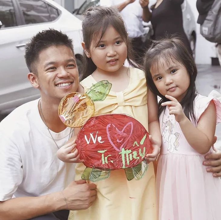 Trọng Hiếu Idol khoe ảnh vui Trung thu với các em bé - Ảnh 1. Trọng Hiếu Idol khoe ảnh vui Trung thu với các em bé - Ảnh 1.