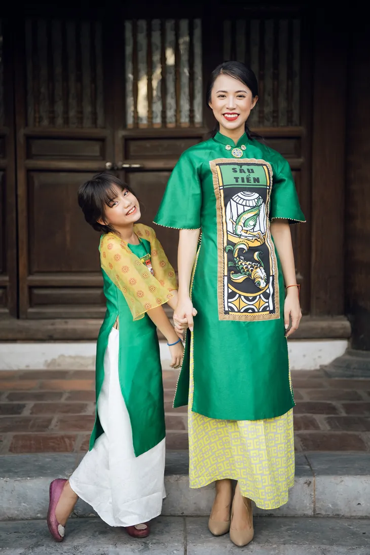 NTK Cao Minh Tiến đưa nghệ thuật Bài Chòi vào áo dài - Ảnh 6. NTK Cao Minh Tiến đưa nghệ thuật Bài Chòi vào áo dài - Ảnh 6.